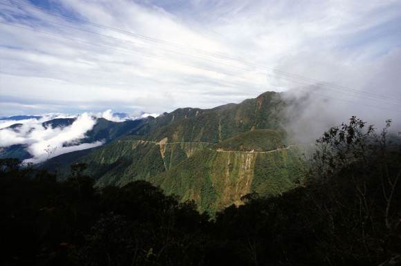 Per arrivare alla Yungas bisogna percorrere la strada più pericolosa del mondo